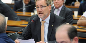 Panorama #8 – Imposto sobre movimentação financeira vai contra o livre mercado, avalia deputado do NOVO