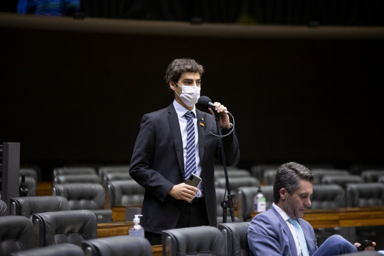 NOVO tenta barrar MP que concede privilégios a profissionais da segurança pública NOVO tenta barrar MP que concede privilégios a profissionais da segurança pública