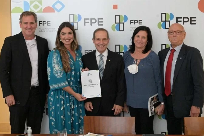Reforma tributária: Frente Parlamentar discute criação de imposto único Reforma tributária: Frente Parlamentar discute criação de imposto único