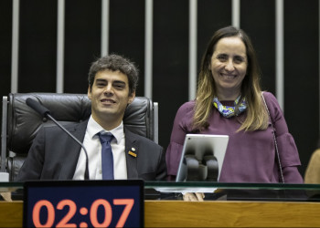 Câmara aprova projeto que autoriza poder público a compartilhar dados de alunos