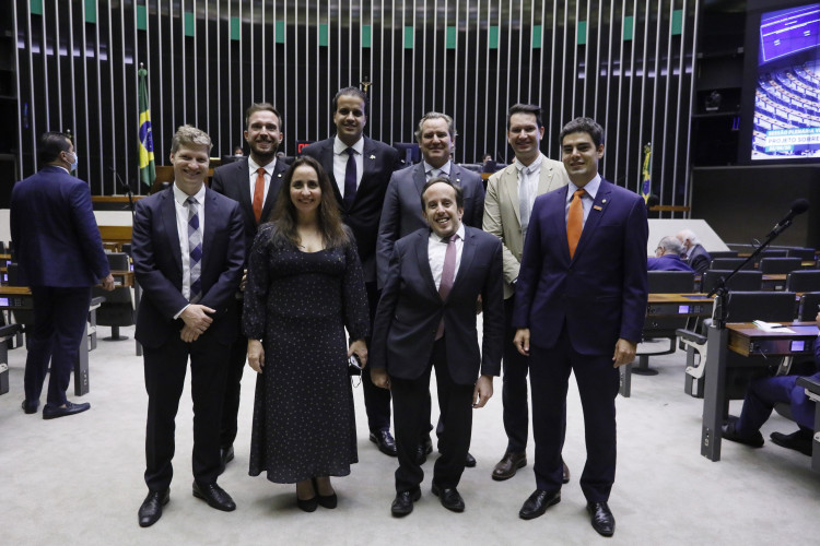 Redução da carga tributária no Brasil é debatida em votação na Câmara Redução da carga tributária no Brasil é debatida em votação na Câmara