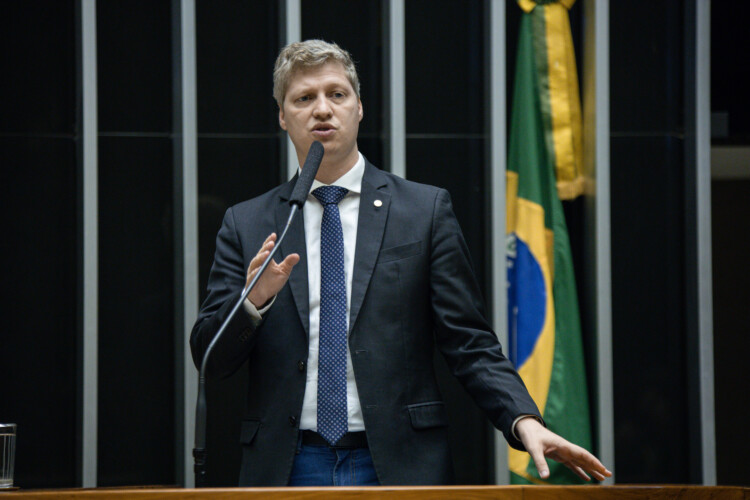 Deputado já tem quase 100 assinaturas para pedido de CPI do Abuso de Autoridade