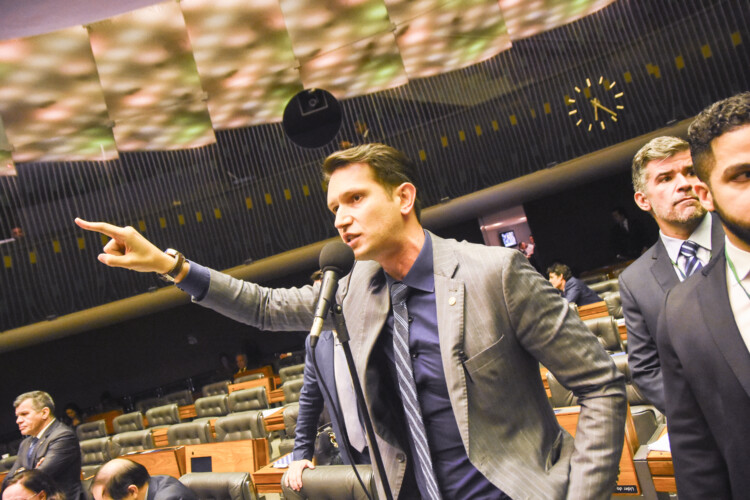 Deputados do NOVO apresentam projeto de Refis para contribuinte afetado por decisão do STF sobre “coisa julgada” em matéria tributária Deputados do NOVO apresentam projeto de Refis para contribuinte afetado por decisão do STF sobre “coisa julgada” em matéria tributária