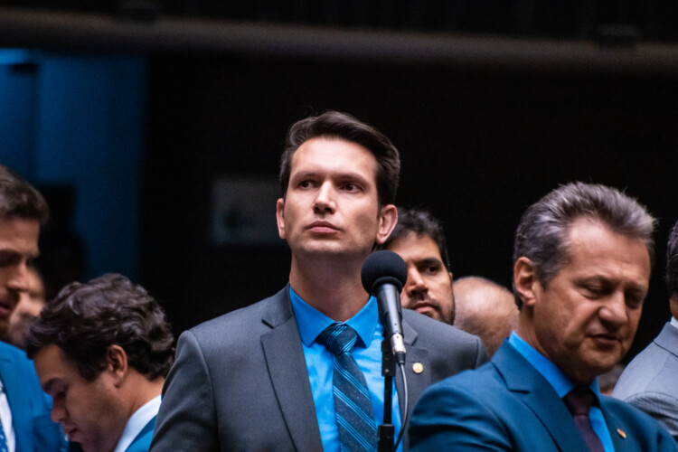 Gilson Marques apresenta proposta contra decisão do STF Gilson Marques apresenta proposta contra decisão do STF