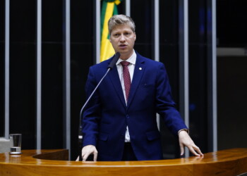 Marcel van Hattem será vice-líder da oposição na Câmara e promete agir contra medidas populistas de Lula
