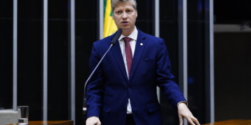 Marcel van Hattem será vice-líder da oposição na Câmara e promete agir contra medidas populistas de Lula