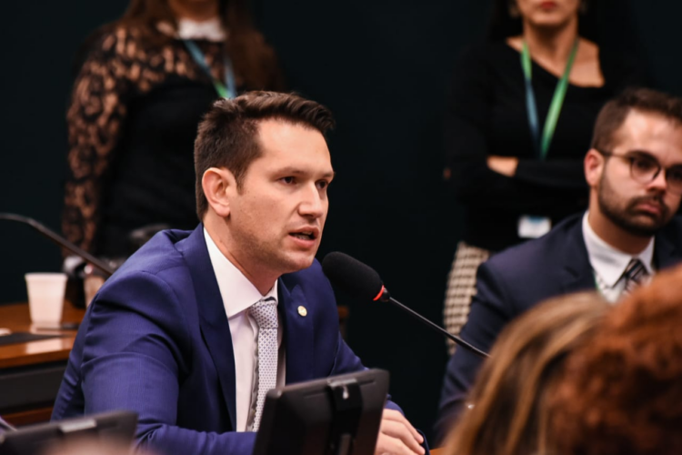 NOVO apresenta PEC para proibir criação e aumento de tributo por MP NOVO apresenta PEC para proibir criação e aumento de tributo por MP