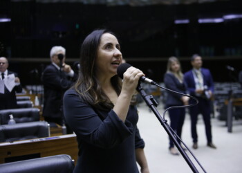 NOVO tenta barrar envio de dinheiro para Cuba via Mais Médicos