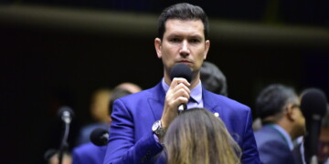 Deputados tiveram 2 horas e 56 minutos para analisar marco fiscal