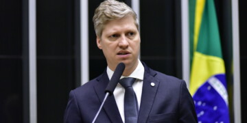 Dois Lados: deputados debatem texto da nova regra fiscal