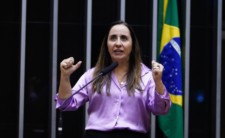 Canal do PT na TV aberta pode violar princípios da moralidade e isonomia Canal do PT na TV aberta pode violar princípios da moralidade e isonomia