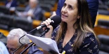 Com emenda “anti-Cuba”, MP do Mais Médicos é aprovada na Câmara