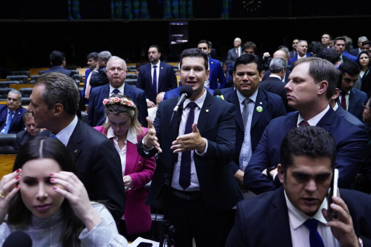 Mais impostos? Nova regra fiscal prevê aumento de arrecadação em até R$ 150 bilhões Mais impostos? Nova regra fiscal prevê aumento de arrecadação em até R$ 150 bilhões