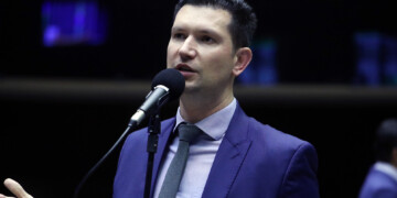 Deputado Gilson Marques cobra Governo Lula sobre a vacina contra a dengue