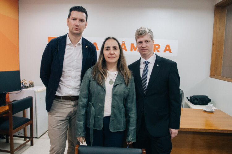Deputados questionam Itamaraty após Brasil recusar venda bilionária de ambulâncias à Ucrânia Deputados questionam Itamaraty após Brasil recusar venda bilionária de ambulâncias à Ucrânia