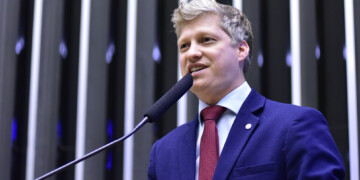 NOVO apresenta emenda para barrar mudança em cargos públicos prevista em MP de Lula