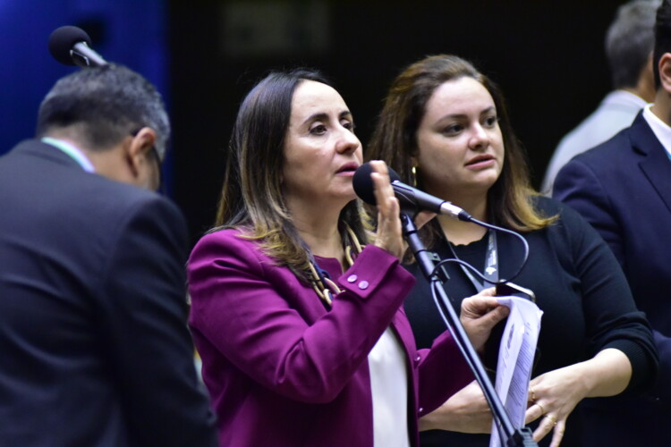 Oposição promete barrar tentativa de retomada do imposto sindical