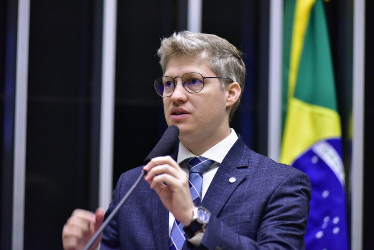 Van Hattem reage à aprovação do novo Marco Fiscal: “negociatas com o governo”