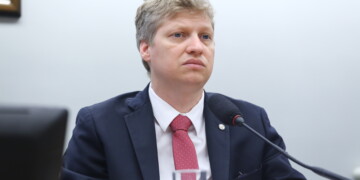 Câmara aprova projeto que altera prazos da Lei da Ficha Limpa