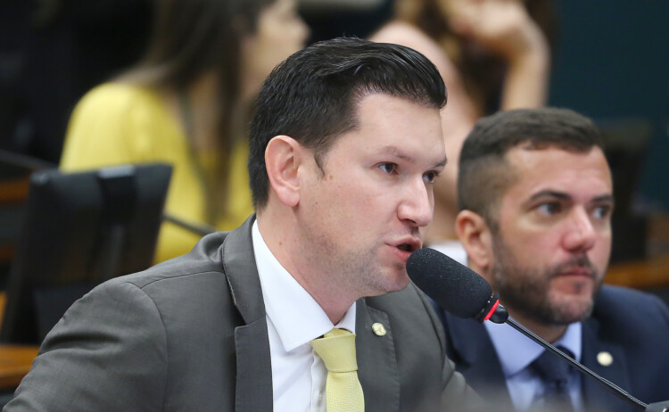 “Orçamento secreto” sob Lula e emendas parlamentares turbinam poder do Congresso “Orçamento secreto” sob Lula e emendas parlamentares turbinam poder do Congresso