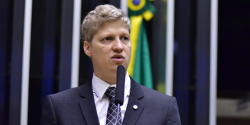 NOVO quer extinguir Procuradoria Nacional da União de Defesa da Democracia