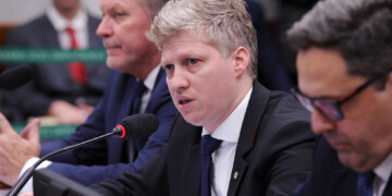 Van Hattem questiona Conselho da OAB e tem apoio de Grigollette