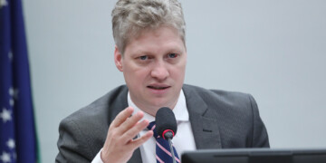 Câmara amplia atuação de comissão externa que trata das enchentes no RS