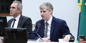 Lira recebe de Marcel van Hattem prioridades de 128 propostas ao Rio Grande do Sul