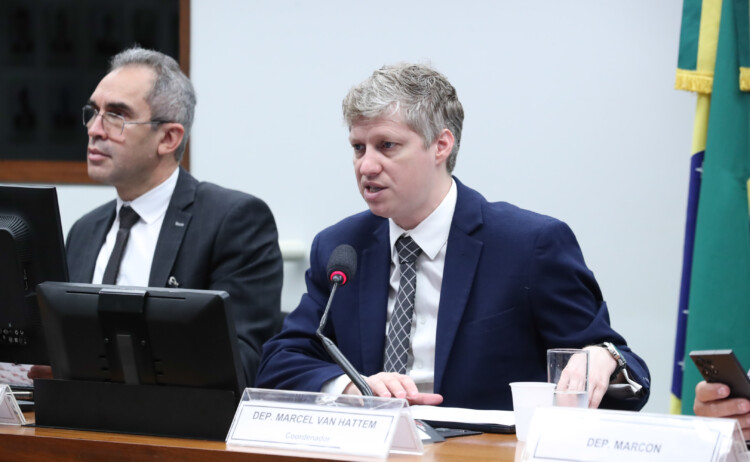 Lira recebe de Marcel van Hattem prioridades de 128 propostas ao Rio Grande do Sul Lira recebe de Marcel van Hattem prioridades de 128 propostas ao Rio Grande do Sul