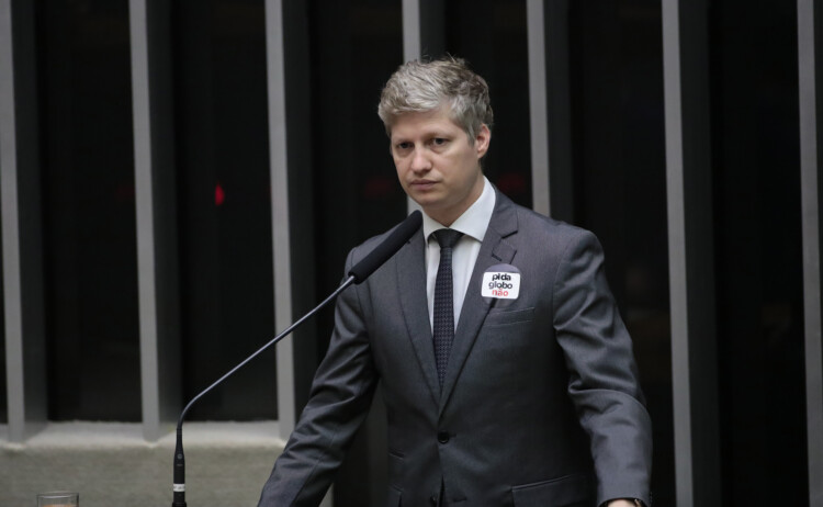 Marcel van Hattem alerta sobre votação de projeto que pode taxar redes sociais Marcel van Hattem alerta sobre votação de projeto que pode taxar redes sociais