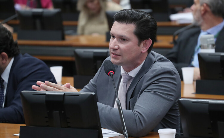 Partido Novo entra na Justiça e pede que Lula pague multa por pedir votos para Boulos