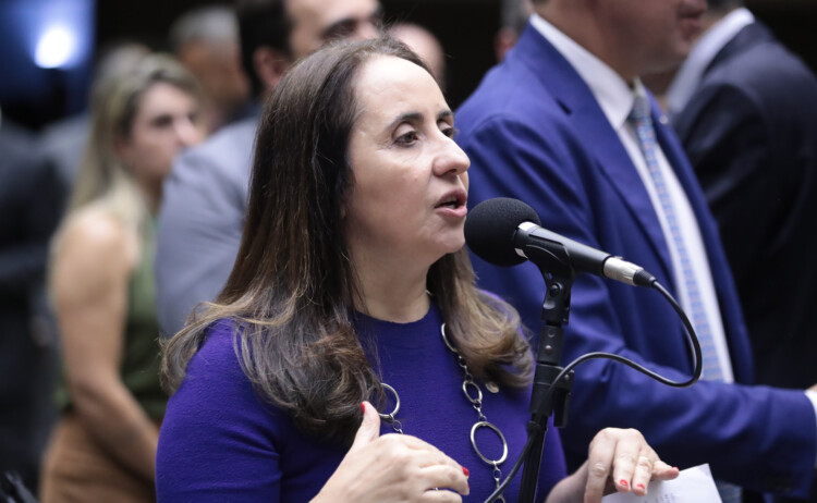 'Piada de muito mau gosto', diz deputada que fez audiência sobre a Lava Jato em dia de derrotas no STF ‘Piada de muito mau gosto’, diz deputada que fez audiência sobre a Lava Jato em dia de derrotas no STF