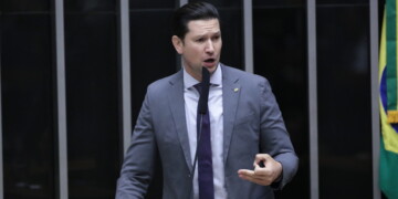 Câmara aprova projeto que autoriza entes públicos a vender direito de créditos a receber