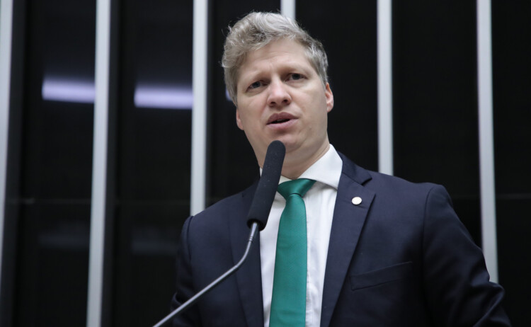 Câmara aprova medidas emergenciais para socorrer turismo e cultura do RS Câmara aprova medidas emergenciais para socorrer turismo e cultura do RS