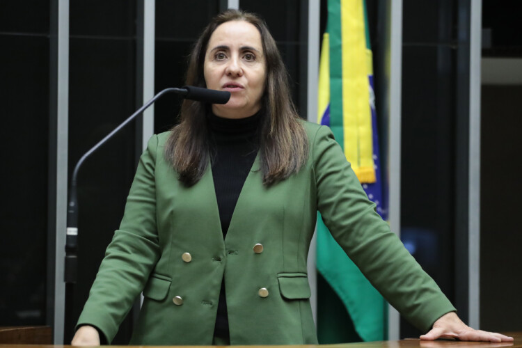 Comissão aprova criação de programa para incentivar bons alunos da rede pública Comissão aprova criação de programa para incentivar bons alunos da rede pública