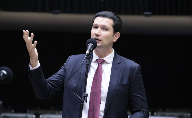 “SUS não é gratuito”, lembra Marques; serviço custa R$ 3,83 por dia para cada brasileiro