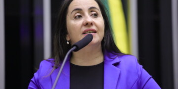 Câmara discute projeto do NOVO para suspender regulamentação da lei de igualdade salarial