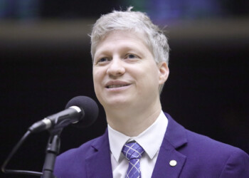 Lei de Marcel van Hattem atenua efeitos da enchente nos setores de turismo e cultura