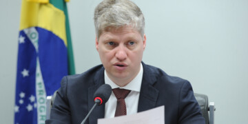 NOVO aciona CNJ contra auxiliares que seguiram “ordens ilegais de Moraes”