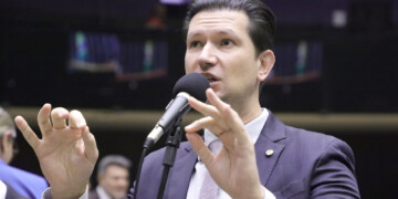 NOVO apresenta PEC anti-Taxadd