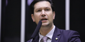 Reforma tributária é ‘aumento de imposto, puro e simples’, diz deputado da oposição
