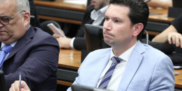 Comissão da Câmara aprova projeto que proíbe cancelamento de planos de saúde em emergências