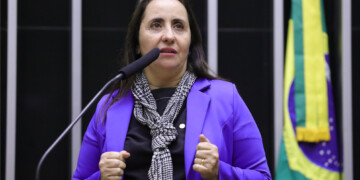 Especialistas defendem que PNE considere sistemas internacionais de avaliação da educação