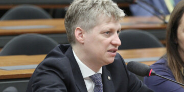 NOVO apresenta representação no TCU contra “penduricalhos” da AGU