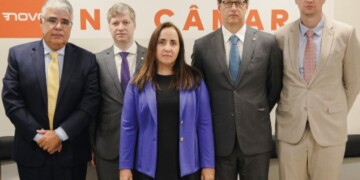 Partido Novo entra com ação contra novo benefício da AGU