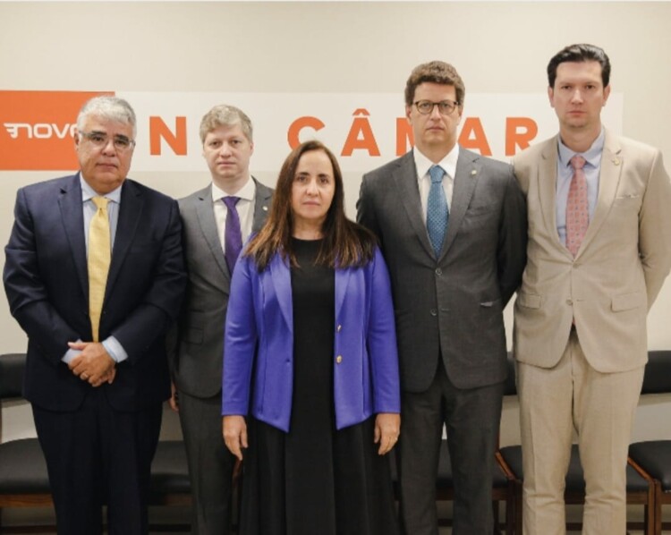 Partido Novo entra com ação contra novo benefício da AGU Partido Novo entra com ação contra novo benefício da AGU