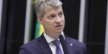 Van Hattem: Congresso não pode se intimidar às ofensivas do STF