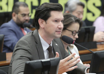 CCJ da Câmara aprova e manda ao Senado um dos projetos anti-STF