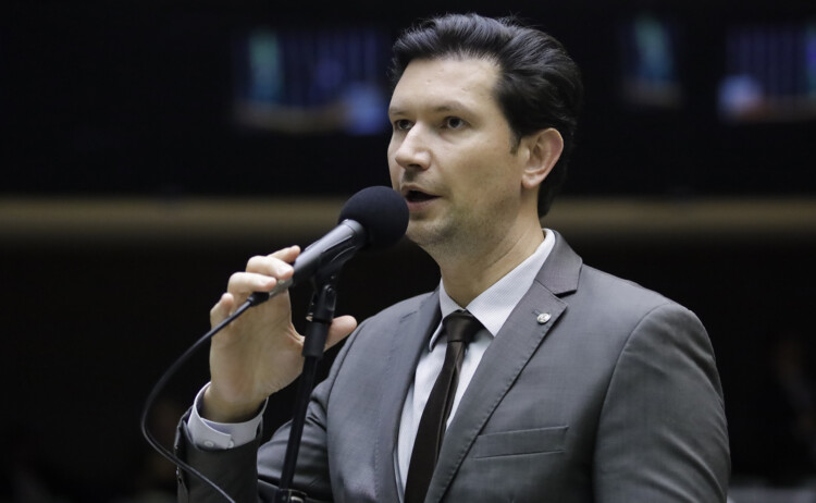 Com apoio do NOVO, Câmara Barra Taxação de Grandes Fortunas na Reforma Tributária Com apoio do NOVO, Câmara Barra Taxação de Grandes Fortunas na Reforma Tributária