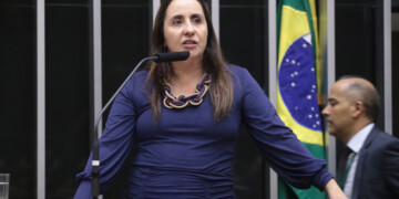 Deputada do NOVO quer mudar as regras para planos de servidores